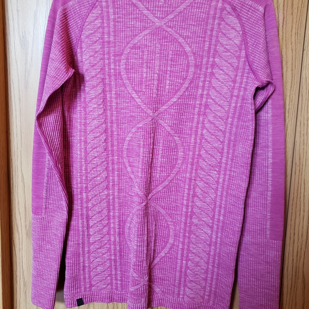Mint Lululemon Magenta Faux Knit Top In Size 8. - Picture 2 of 4
